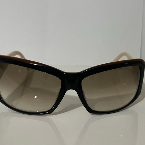 Versace MOD. 4069
405/13 Brown Tan Cream
Sunglasses main image 7